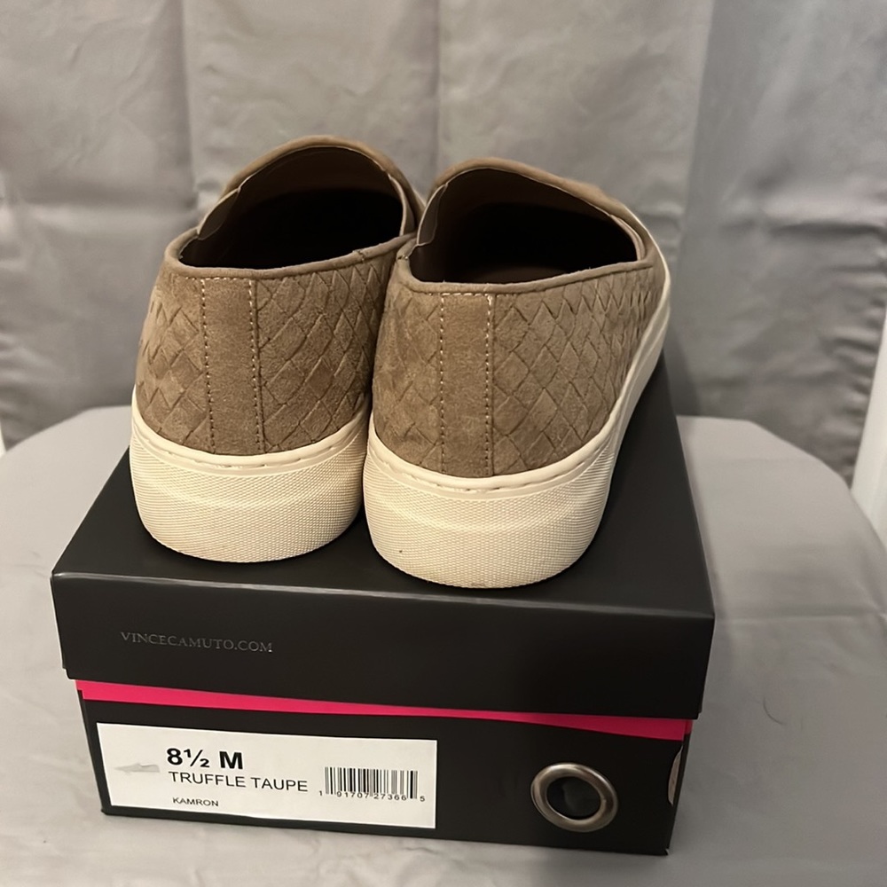 Vince Camuto Kamron Sneaker EUC - Picture 3 of 5